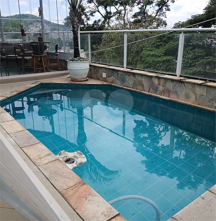 Sobrado a venda e locação no Tremembé