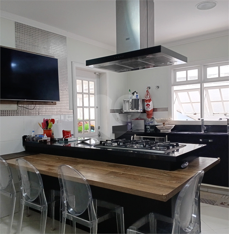 Sobrado a venda e locação no Tremembé