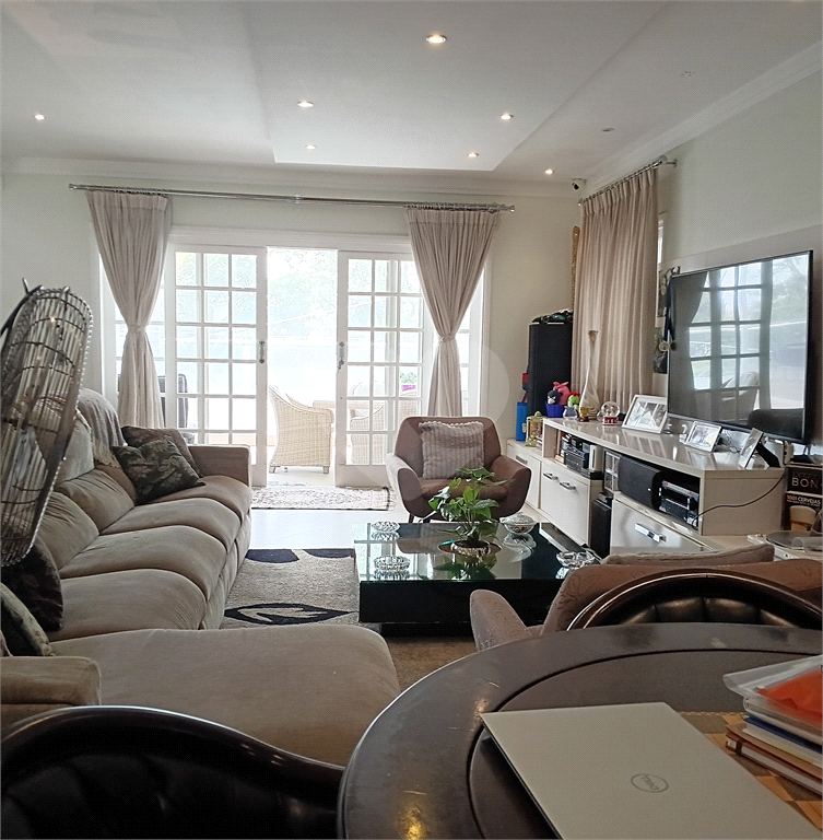 Sobrado a venda e locação no Tremembé