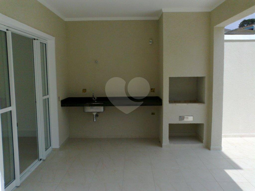 SOBRADO em VILA ROSÁLIA