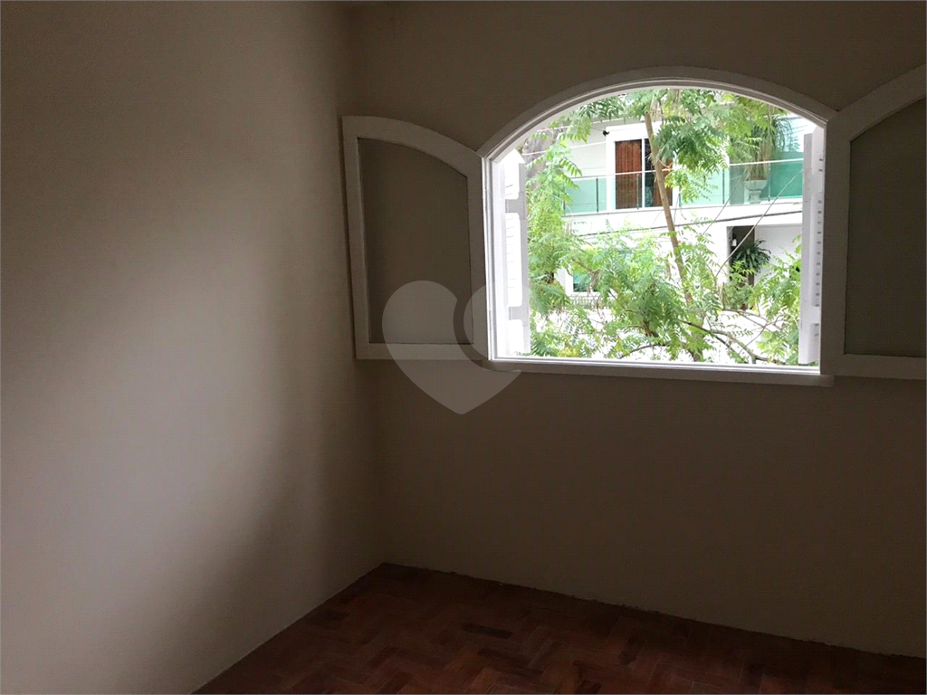 Sobrado à venda com 4 quartos, 180m² - Foto 9