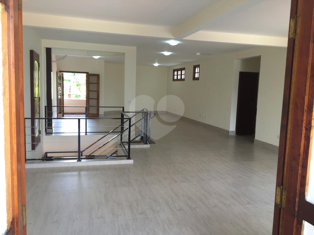 Predio Comercial próximo a Engenheiro Caetano Alvares