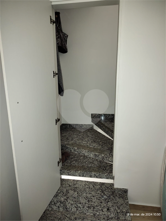 Sobrados em condomínio fechado Vila Nivi