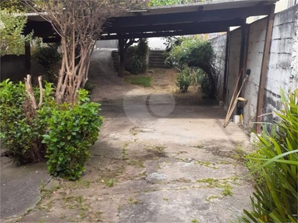 Casa à venda com 6 quartos, 200m² - Foto 13