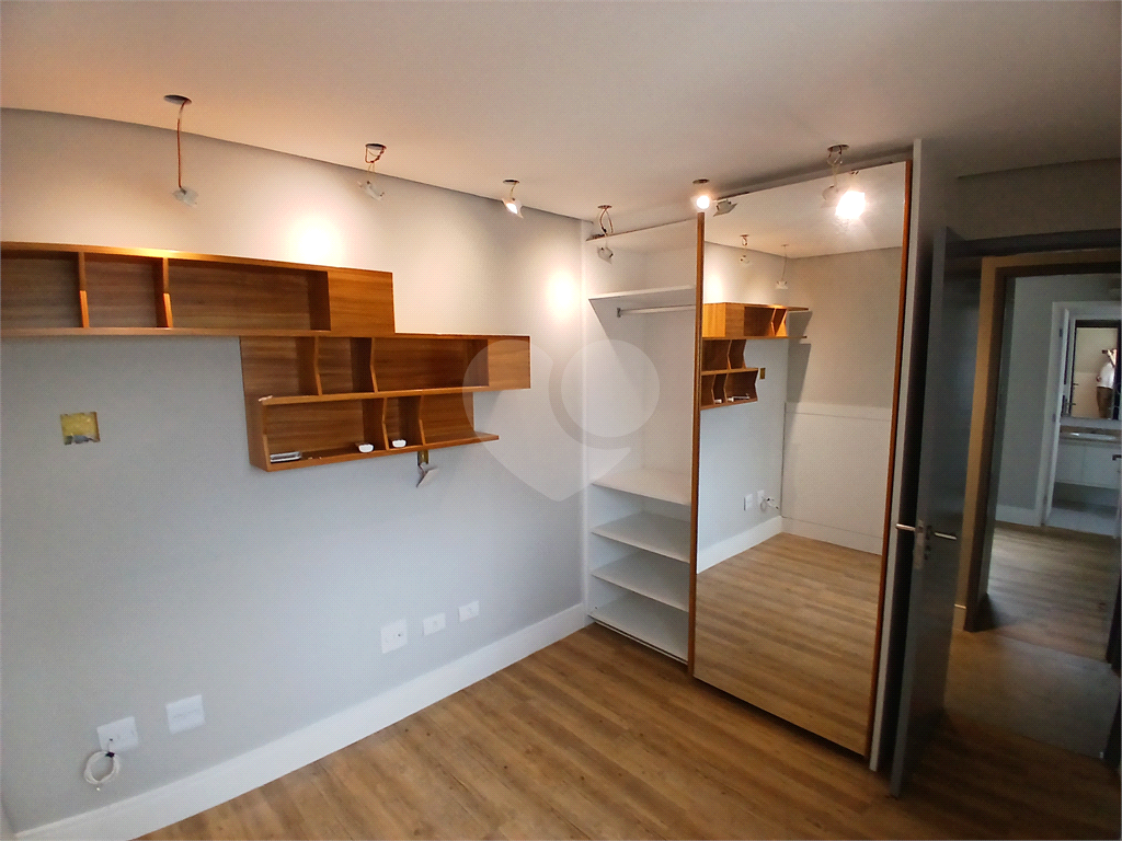 APARTAMENTO em VILA PAULICÉIA