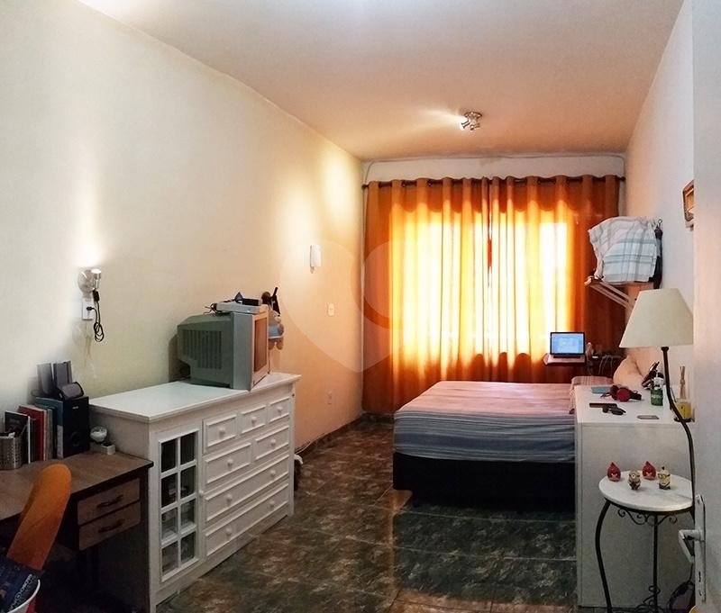 APARTAMENTO em CENTRO