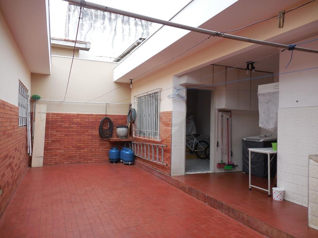 Casa Térrea à Venda no Lauzane Paulista - 3 dormitórios e  vagas de garagem.