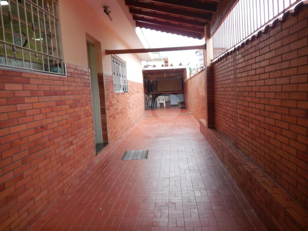 Casa Térrea à Venda no Lauzane Paulista - 3 dormitórios e  vagas de garagem.