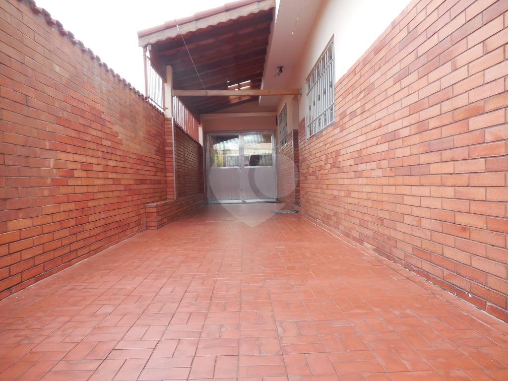 Casa Térrea à Venda no Lauzane Paulista - 3 dormitórios e  vagas de garagem.