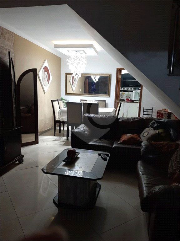 SOBRADO em VILA GUSTAVO