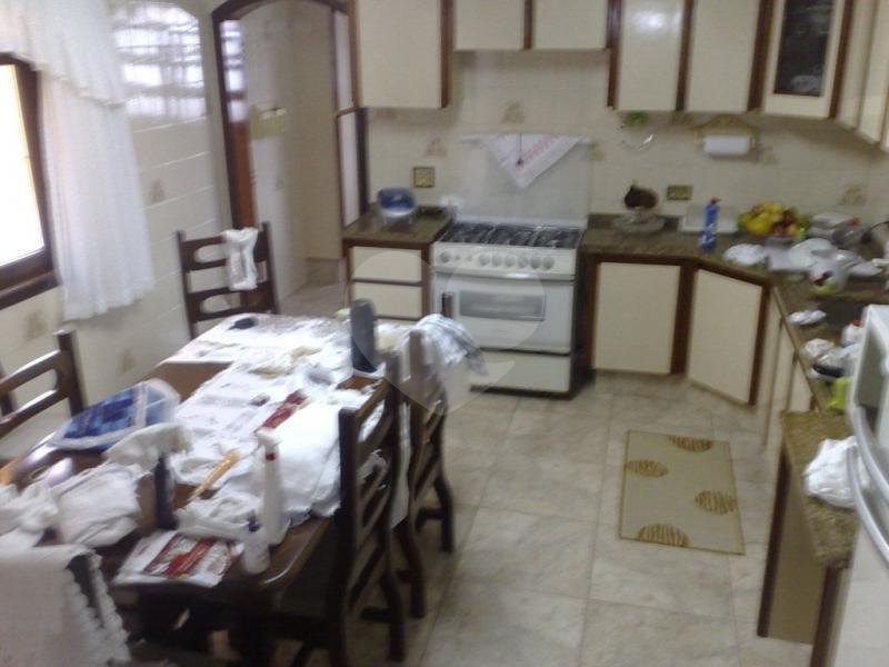 Sobrado à venda na Vila Leonor