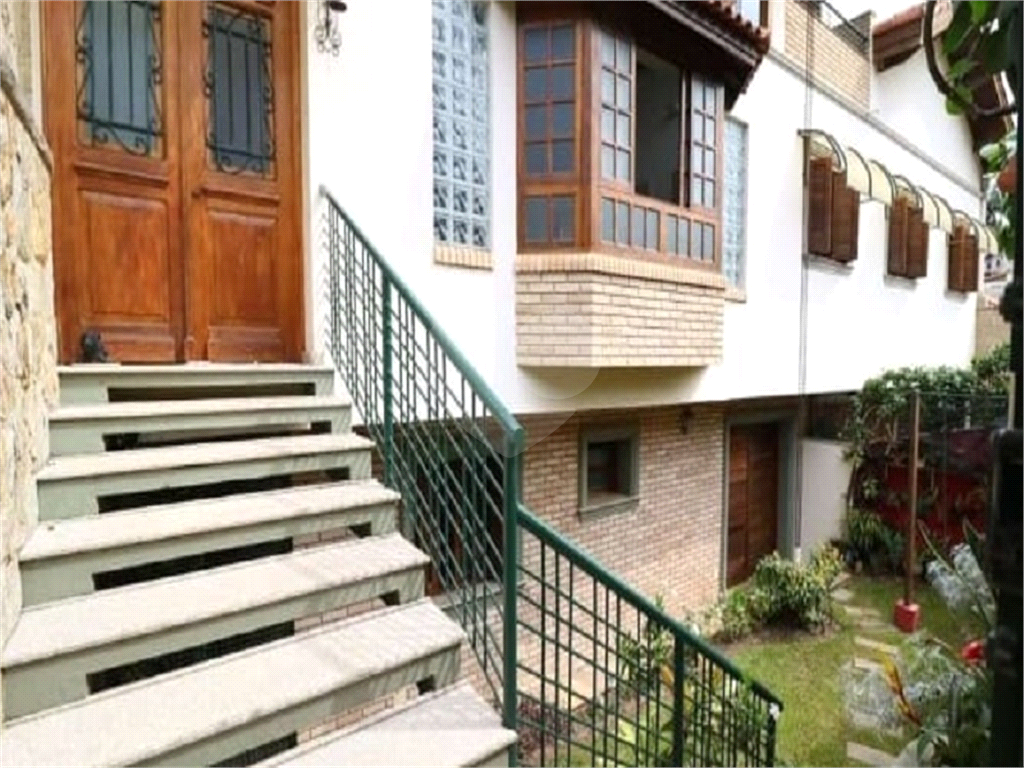 SOBRADO  A VENDA NO TREMEMBÉ - 4 DORMS (2 SUÍTES), PISCINA E 4 VAGAS DE GARAGEM