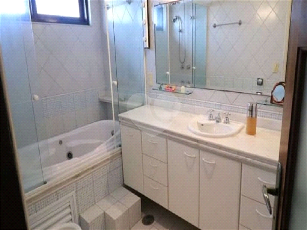 SOBRADO  A VENDA NO TREMEMBÉ - 4 DORMS (2 SUÍTES), PISCINA E 4 VAGAS DE GARAGEM