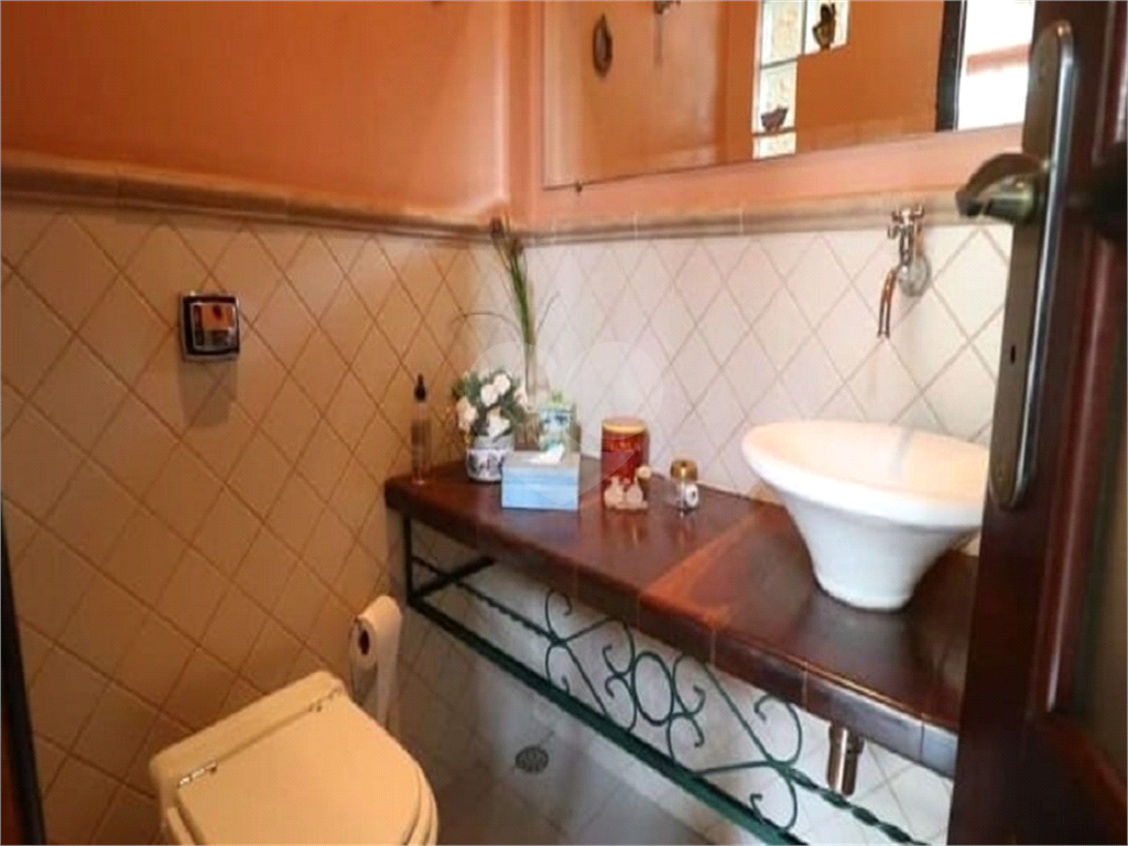 SOBRADO  A VENDA NO TREMEMBÉ - 4 DORMS (2 SUÍTES), PISCINA E 4 VAGAS DE GARAGEM