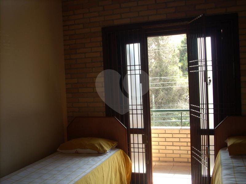 SOBRADO  A VENDA NO TREMEMBÉ - 4 DORMS (2 SUÍTES), PISCINA E 4 VAGAS DE GARAGEM