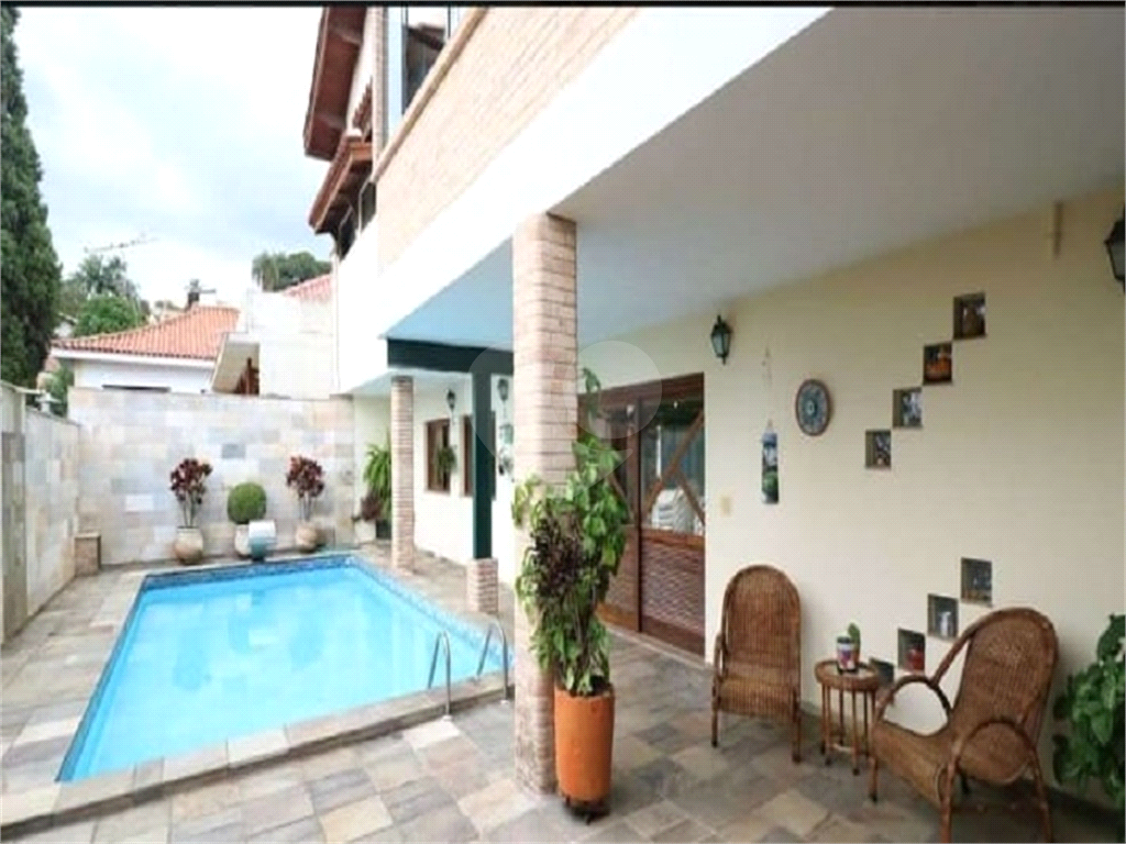 SOBRADO  A VENDA NO TREMEMBÉ - 4 DORMS (2 SUÍTES), PISCINA E 4 VAGAS DE GARAGEM