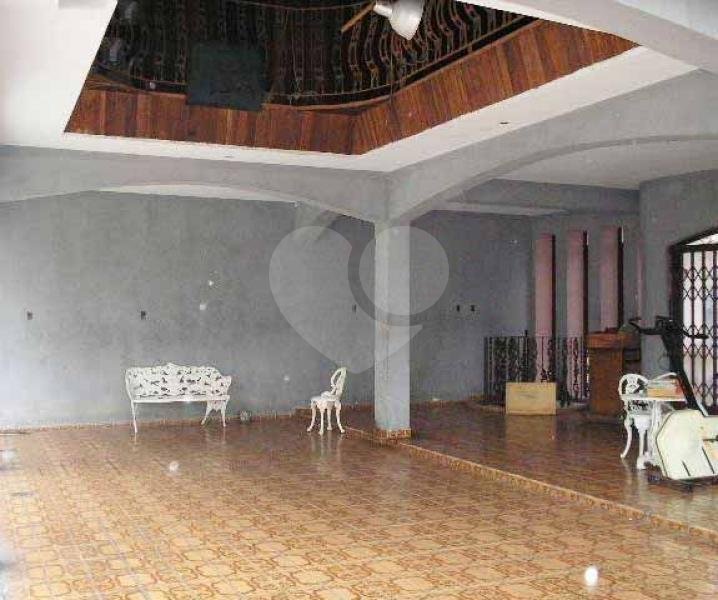 SOBRADO A VENDA NO JD PARAÍSO - 4 DORMITÓRIOS (2 SUÍTES), CHURRASQUEIRA E 8 VAGAS DE GARAGEM