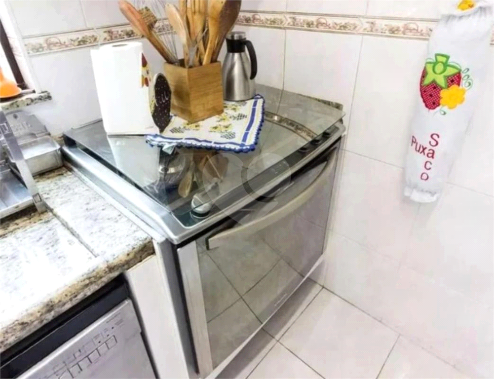 SOBRADO A VENDA NA ÁGUA FRIA. 3 SUÍTES COM ARMÁRIOS E 5 VAGAS DE GARAGEM