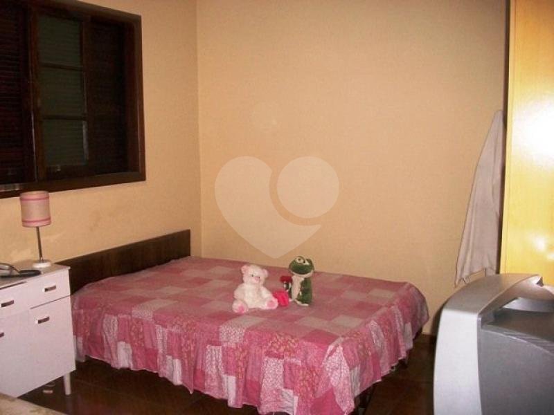 Sobrado à venda com 3 quartos, 200m² - Foto 3