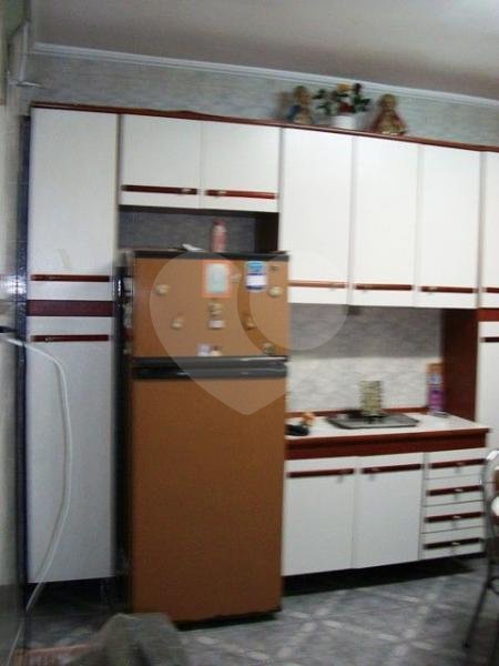 Sobrado à venda com 3 quartos, 200m² - Foto 4