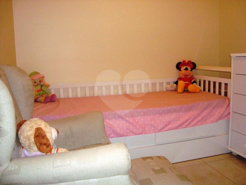 APARTAMENTO em CASA VERDE