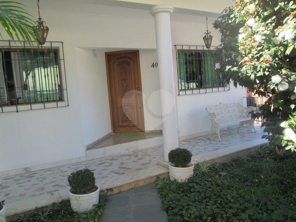 SOBRADO em BARRO BRANCO (ZONA NORTE)