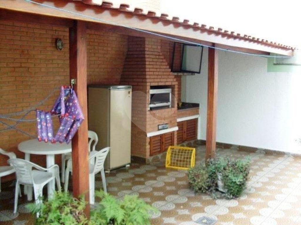 Casa linda a venda no Horto Florestal - 3 suítes, churrasqueira e 3 vagas de garagem