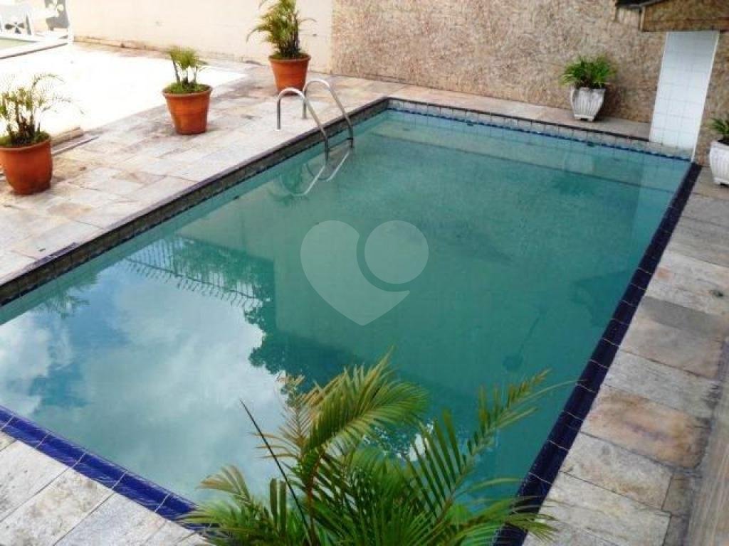 SOBRADO MARAVILHOSO A VENDA NO TREMEMBÉ - 3 SUÍTES, PISCINA E 8 VAGAS DE GARAGEM