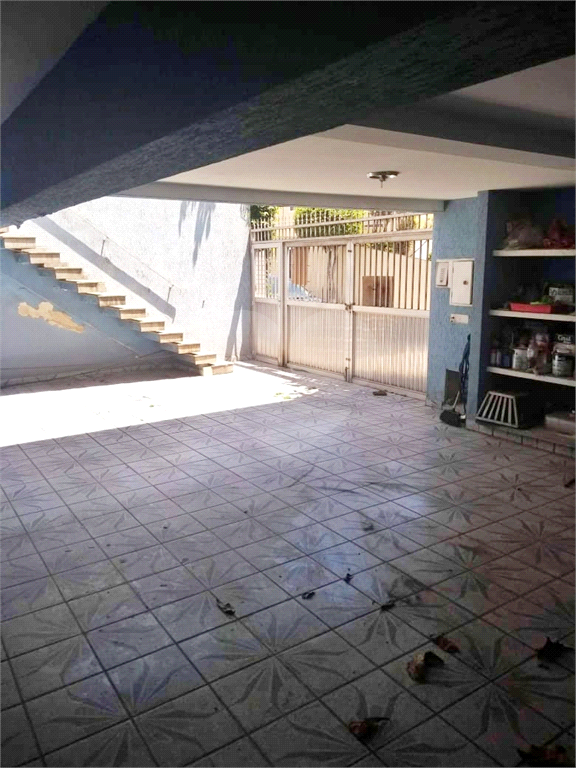 Sobrado à venda com 2 quartos, 200m² - Foto 43