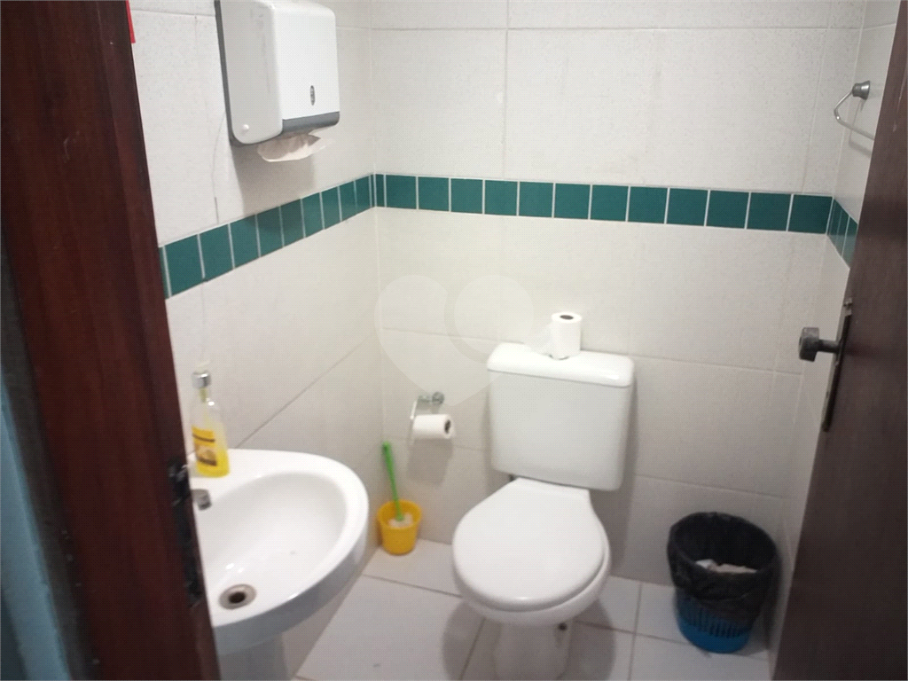 Prédio comercial a venda no Ipiranga próx metrô - 1050m2 de área útil - 8 vagas de garagem