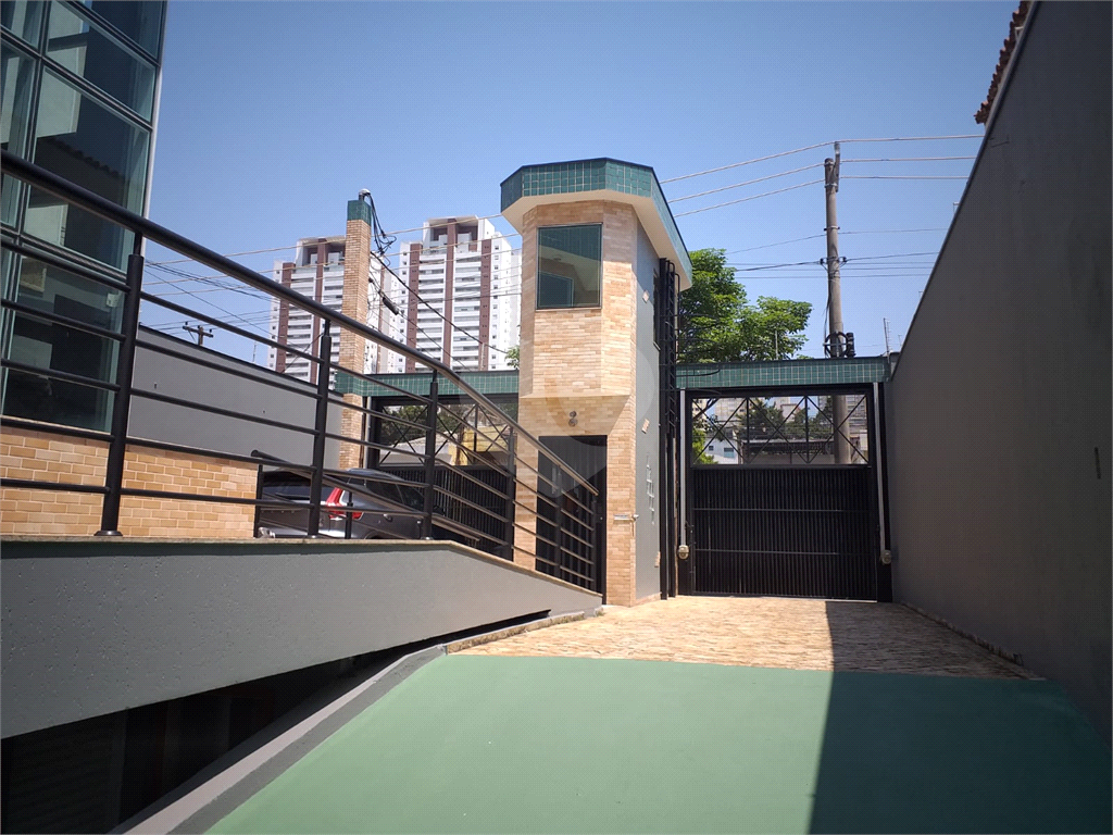Prédio comercial a venda no Ipiranga próx metrô - 1050m2 de área útil - 8 vagas de garagem