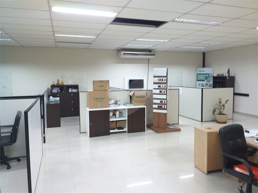 Prédio comercial a venda no Ipiranga próx metrô - 1050m2 de área útil - 8 vagas de garagem