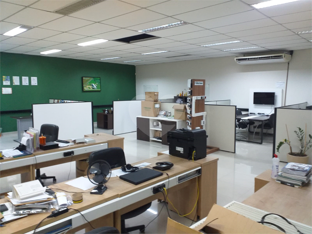 Prédio comercial a venda no Ipiranga próx metrô - 1050m2 de área útil - 8 vagas de garagem