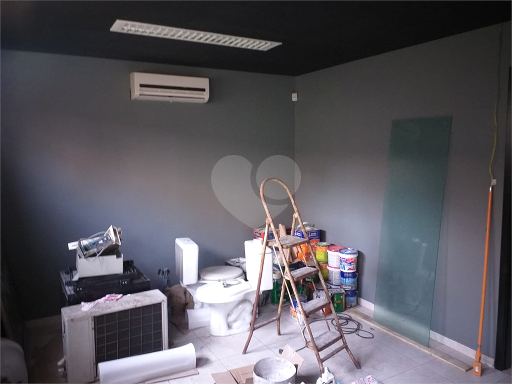 Prédio comercial a venda no Ipiranga próx metrô - 1050m2 de área útil - 8 vagas de garagem