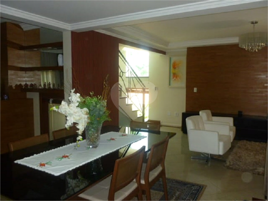 Sobrado, 3 quartos, 250 m² - Foto 1