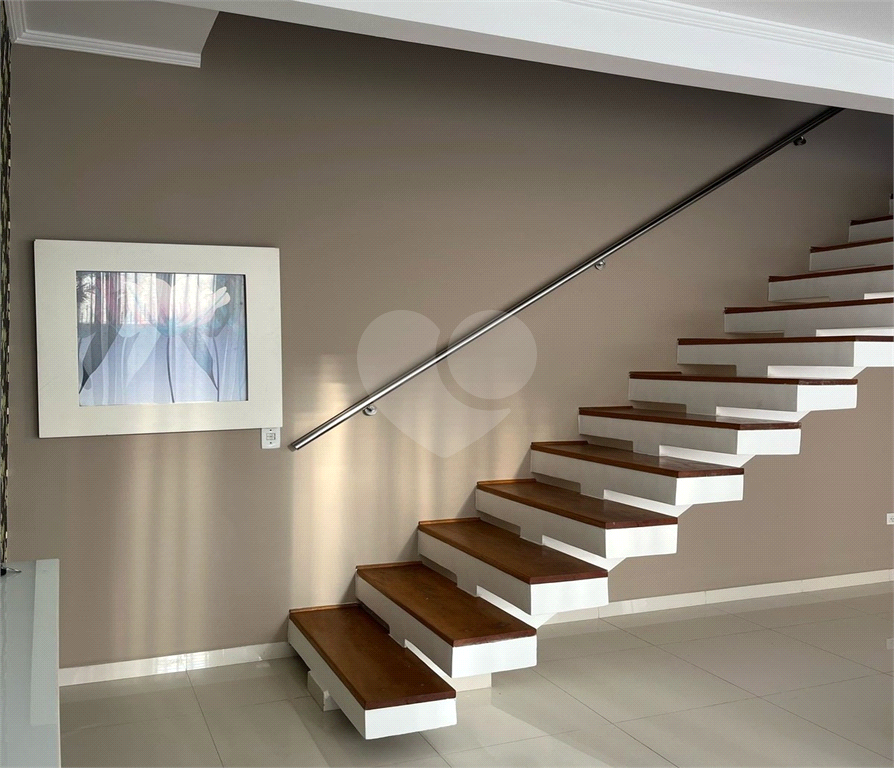 SOBRADO MOBILIADO DE 199,0 M² COM 02 SUITES, 04 VAGAS E PISCINA PARA VENDA NO JARDIM VIRGINIA BIANCA