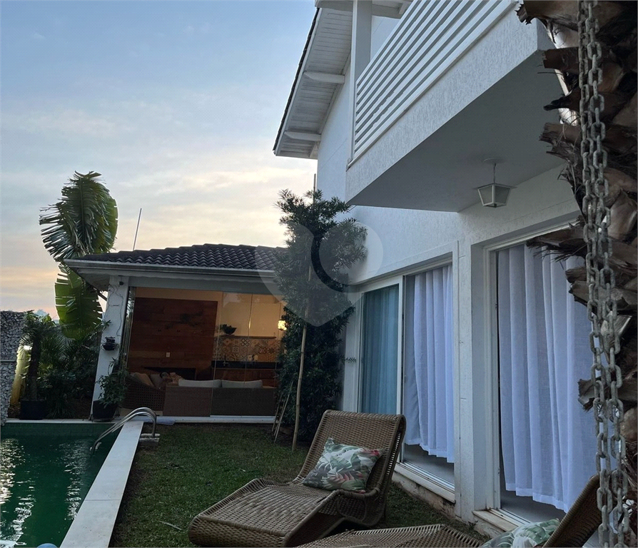 SOBRADO MOBILIADO DE 199,0 M² COM 02 SUITES, 04 VAGAS E PISCINA PARA VENDA NO JARDIM VIRGINIA BIANCA