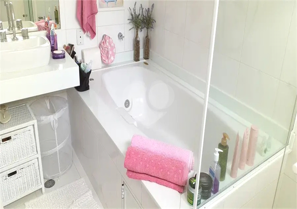 SOBRADO MOBILIADO DE 199,0 M² COM 02 SUITES, 04 VAGAS E PISCINA PARA VENDA NO JARDIM VIRGINIA BIANCA