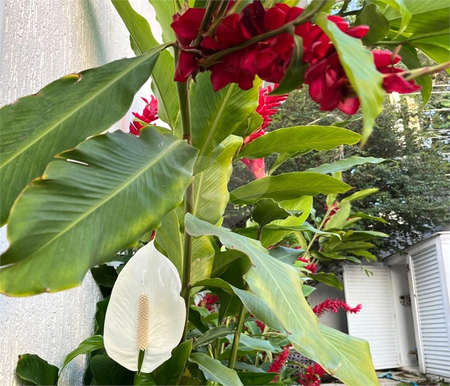 SOBRADO MOBILIADO DE 199,0 M² COM 02 SUITES, 04 VAGAS E PISCINA PARA VENDA NO JARDIM VIRGINIA BIANCA