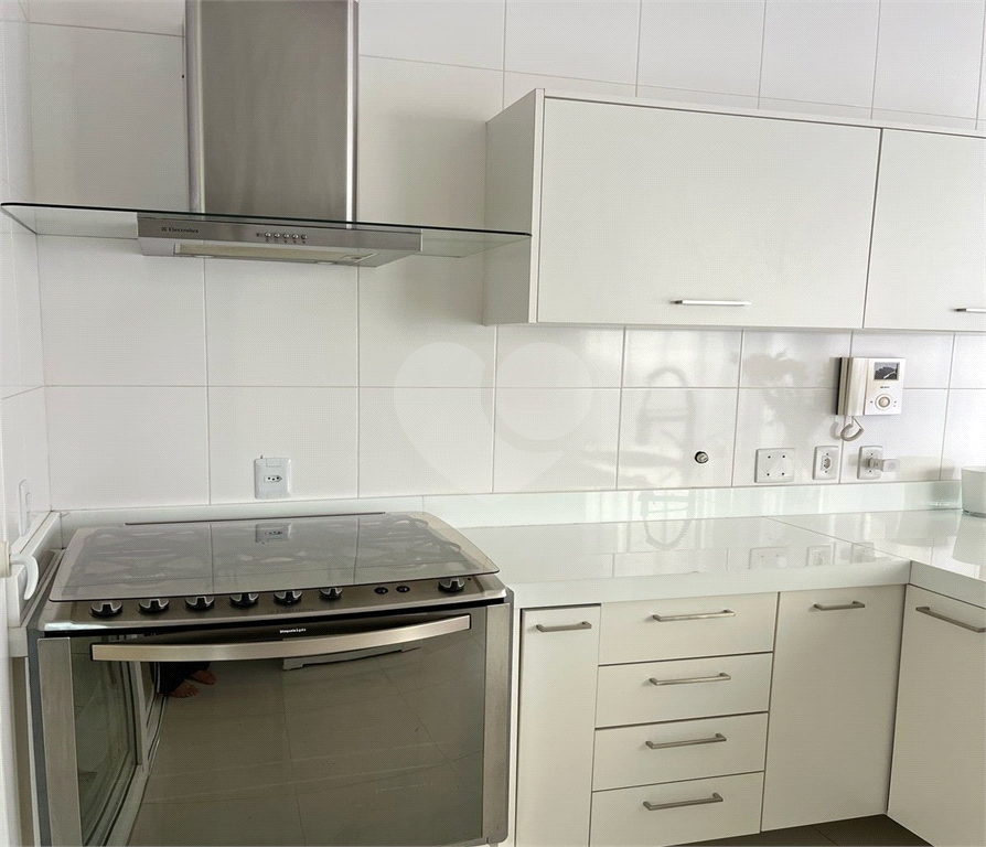 SOBRADO MOBILIADO DE 199,0 M² COM 02 SUITES, 04 VAGAS E PISCINA PARA VENDA NO JARDIM VIRGINIA BIANCA