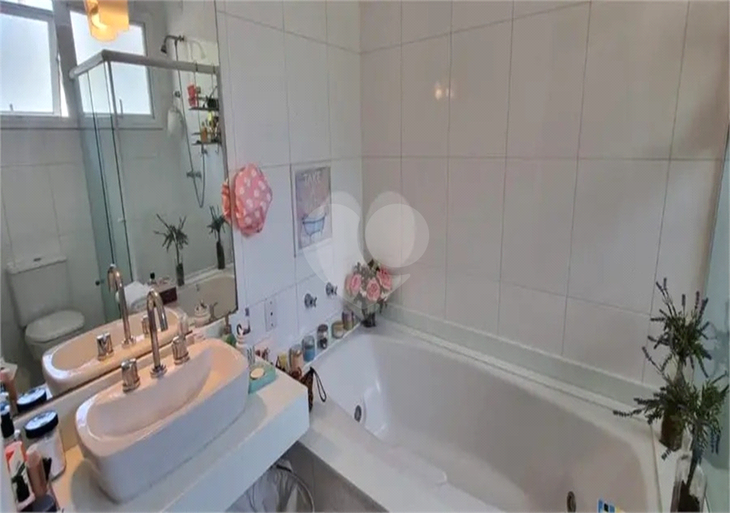 SOBRADO MOBILIADO DE 199,0 M² COM 02 SUITES, 04 VAGAS E PISCINA PARA VENDA NO JARDIM VIRGINIA BIANCA