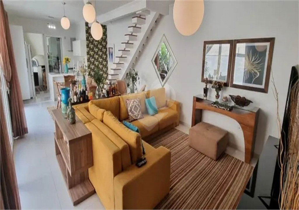 SOBRADO MOBILIADO DE 199,0 M² COM 02 SUITES, 04 VAGAS E PISCINA PARA VENDA NO JARDIM VIRGINIA BIANCA