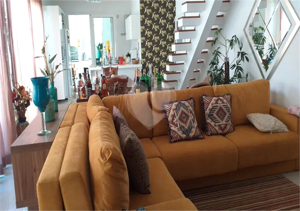 SOBRADO MOBILIADO DE 199,0 M² COM 02 SUITES, 04 VAGAS E PISCINA PARA VENDA NO JARDIM VIRGINIA BIANCA