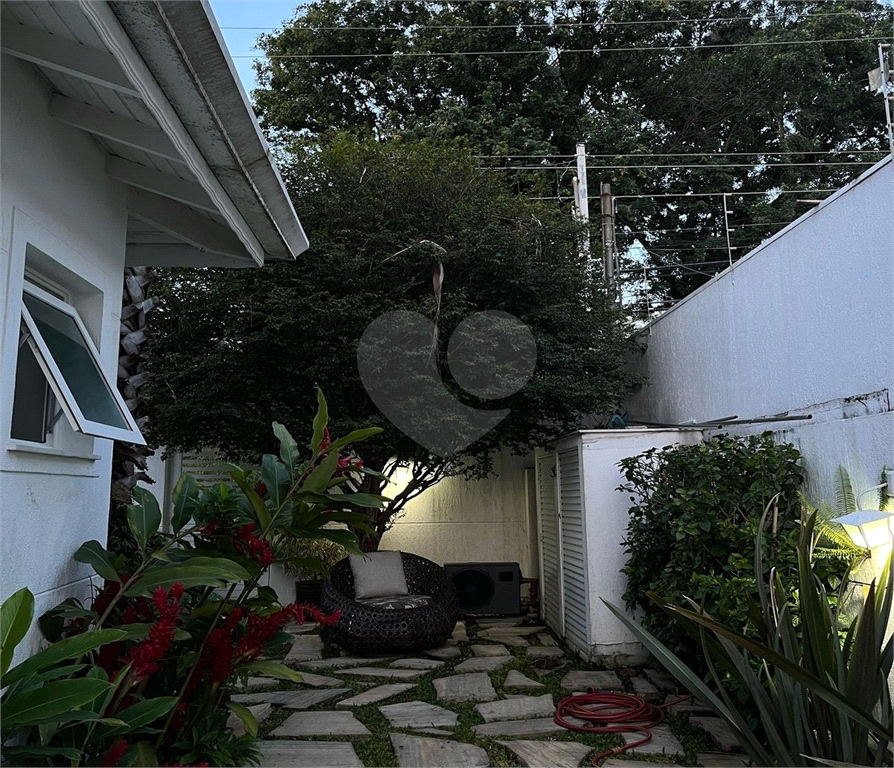 SOBRADO MOBILIADO DE 199,0 M² COM 02 SUITES, 04 VAGAS E PISCINA PARA VENDA NO JARDIM VIRGINIA BIANCA