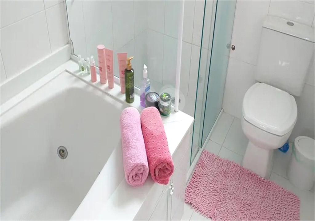 SOBRADO MOBILIADO DE 199,0 M² COM 02 SUITES, 04 VAGAS E PISCINA PARA VENDA NO JARDIM VIRGINIA BIANCA