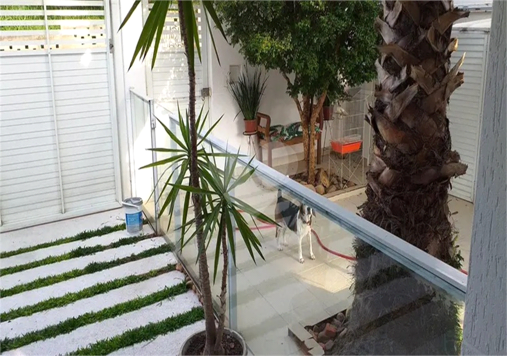 SOBRADO MOBILIADO DE 199,0 M² COM 02 SUITES, 04 VAGAS E PISCINA PARA VENDA NO JARDIM VIRGINIA BIANCA