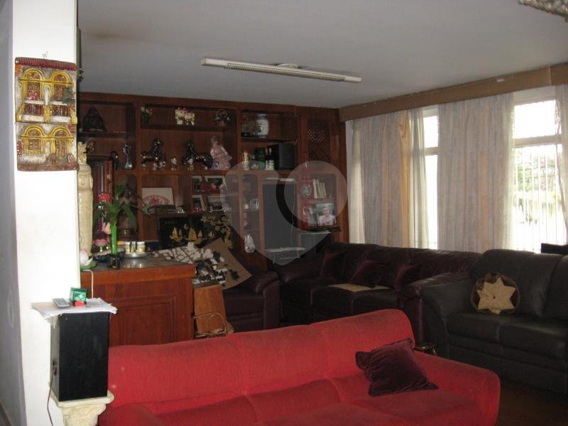 Sobrado Palmas do Tremembé | 289m² | 4 Dormitórios (1 Suíte) | 4 Vagas | Bem Localizado