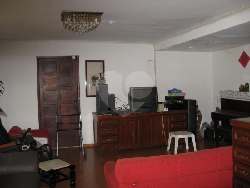Sobrado Palmas do Tremembé | 289m² | 4 Dormitórios (1 Suíte) | 4 Vagas | Bem Localizado