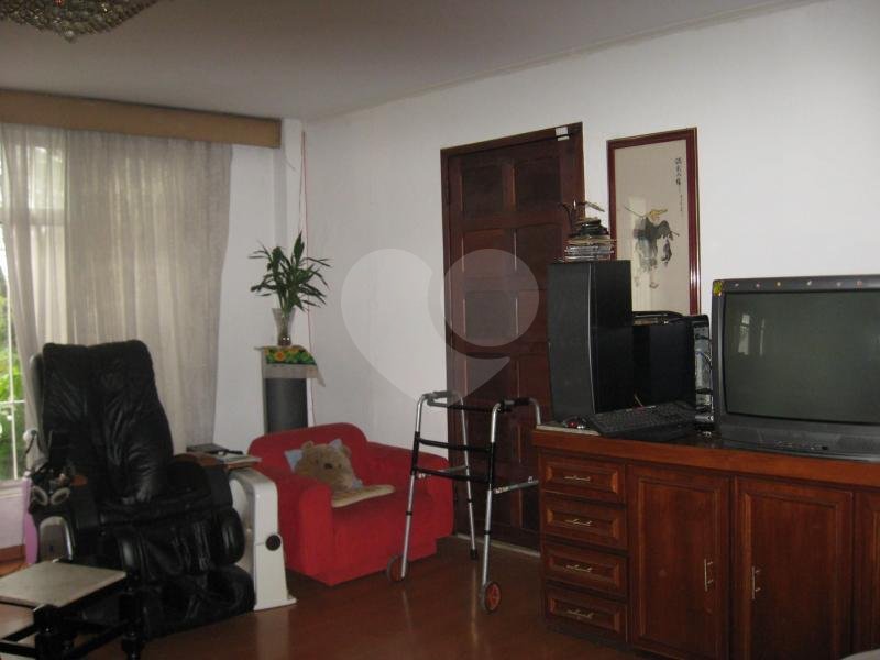 Sobrado Palmas do Tremembé | 289m² | 4 Dormitórios (1 Suíte) | 4 Vagas | Bem Localizado