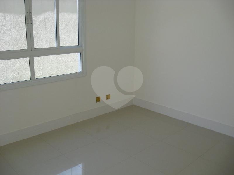 SOBRADO em VILA ROSÁLIA